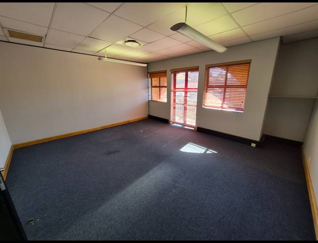 499.99M² OFFICE TO LET IN RIVONIA